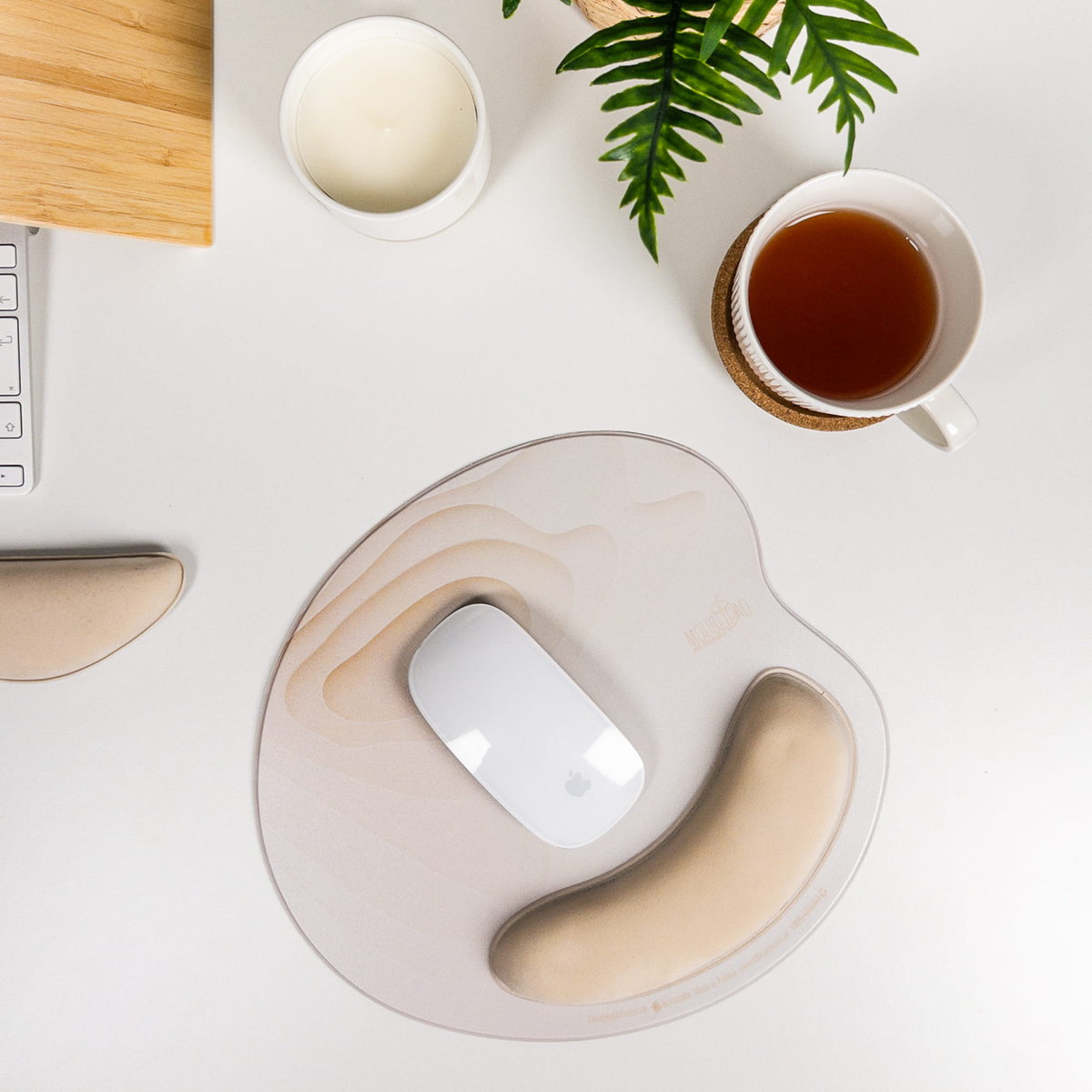 Podkładka pod mysz komputerową  z elementami graficznymi z poduszką wspierającą nadgarstek - beżowa/ Accurate