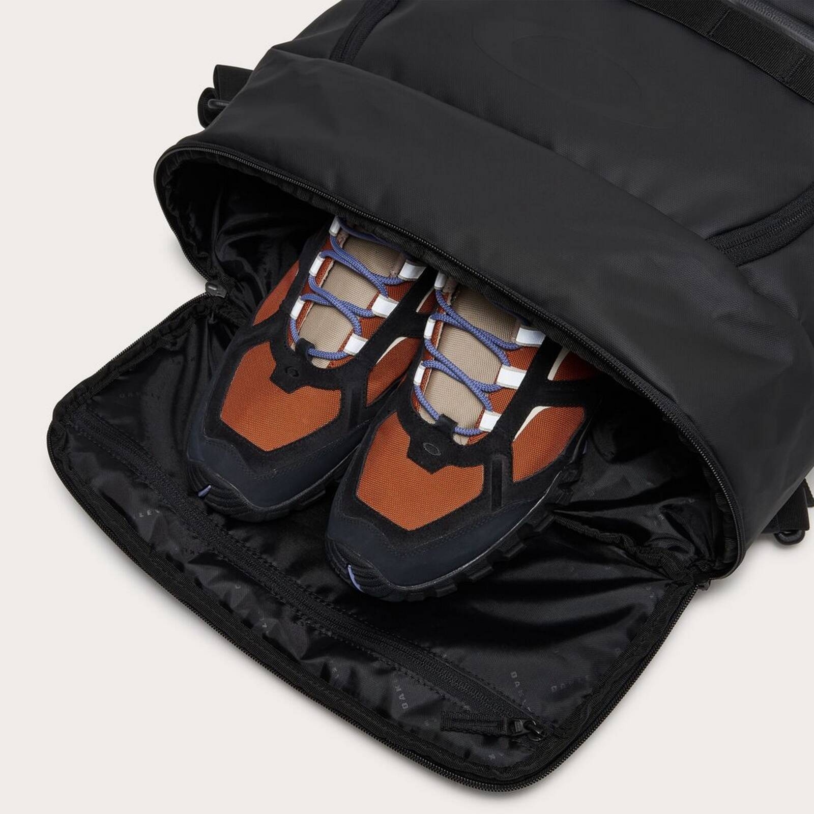 Plecak miejski unisex Oakley ROVER CONVERTIBLE czarny FOS901653-02E