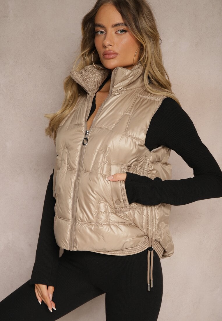 Ciemnobeżowa Kamizelka Pikowana Ozdobiona Troczkami i Stójką Terinora