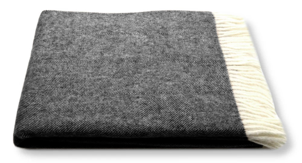 Koc Z Wełny Nowozelandzkiej 150X200 Romby - Czarny