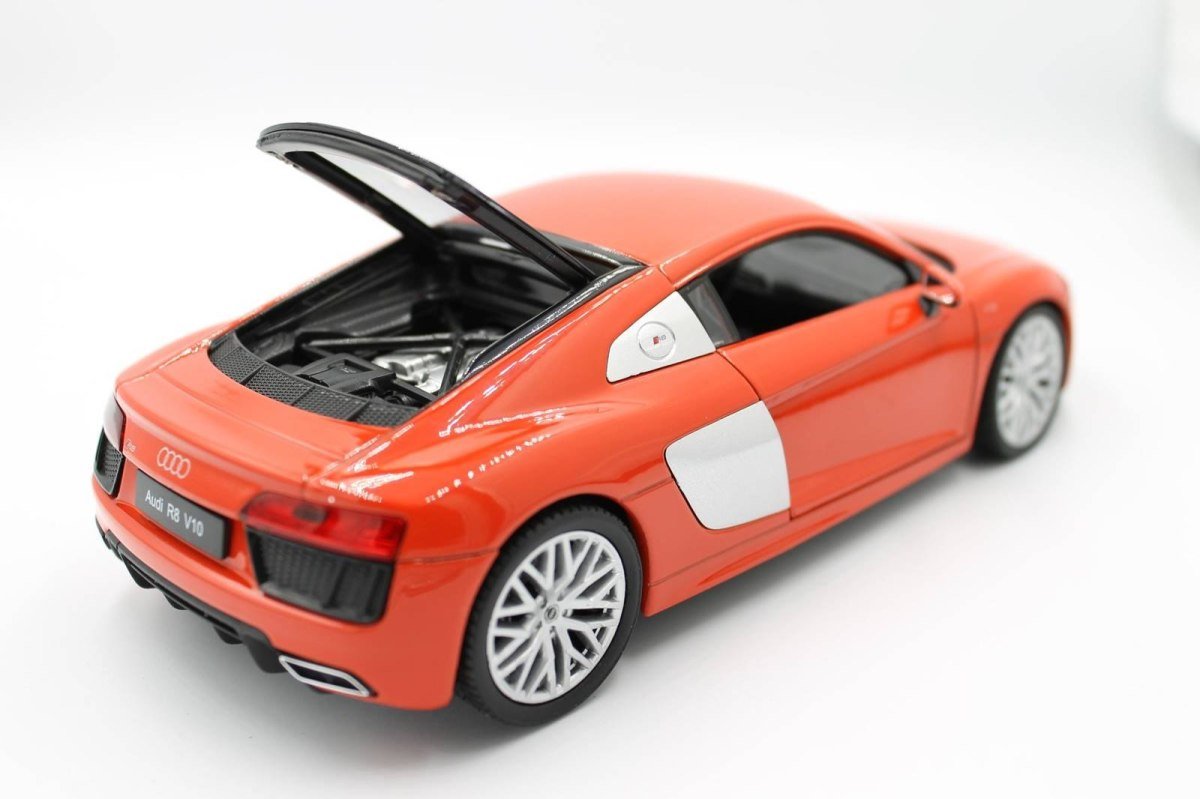 AUTO SAMOCHÓD MODEL METALOWY WELLY LAKIER OPONY GUMOWE 2016 Audi R8 Coupe V10