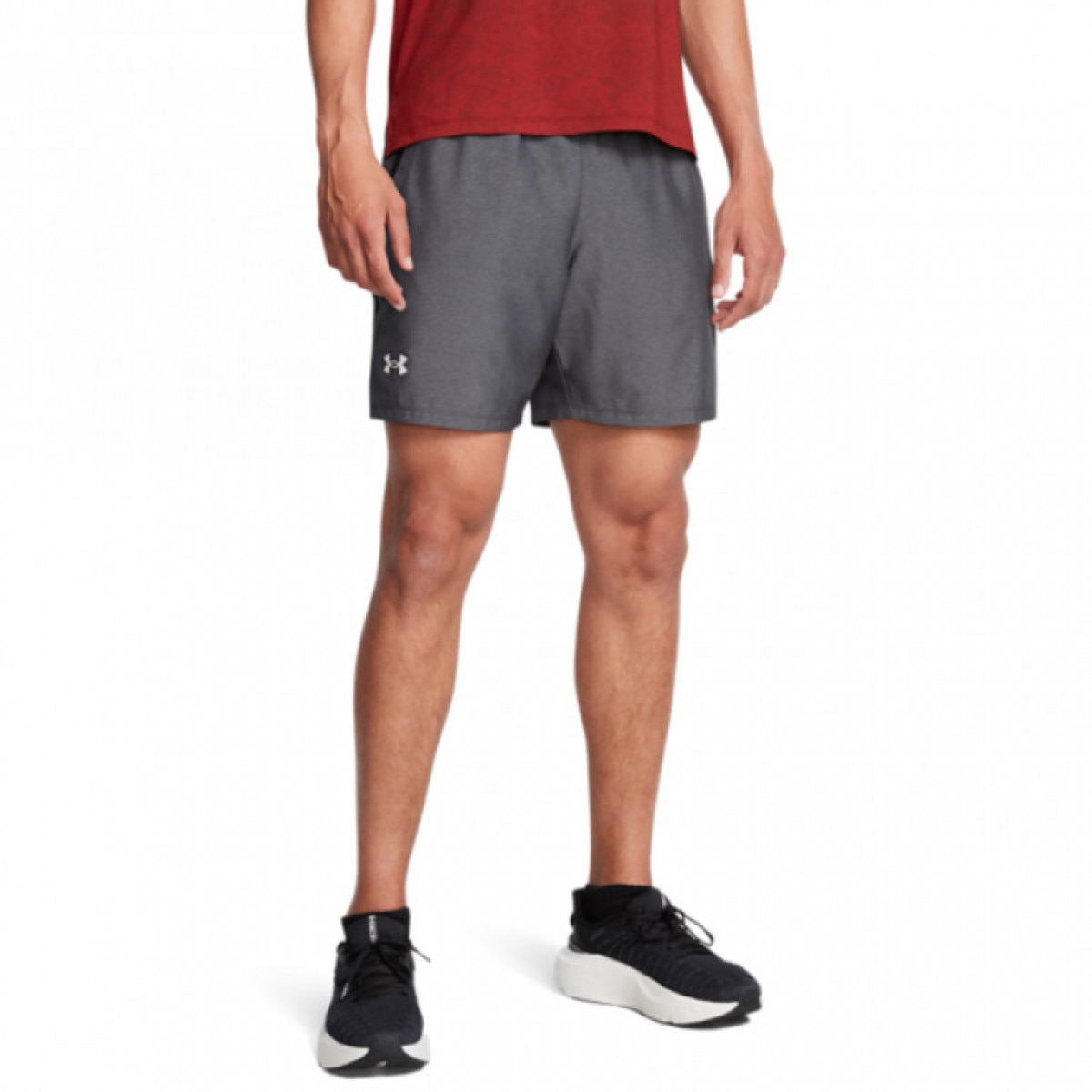 Męskie spodenki do biegania Under Armour UA Launch 7\'\' Heather Shorts - szare - UNDER ARMOUR