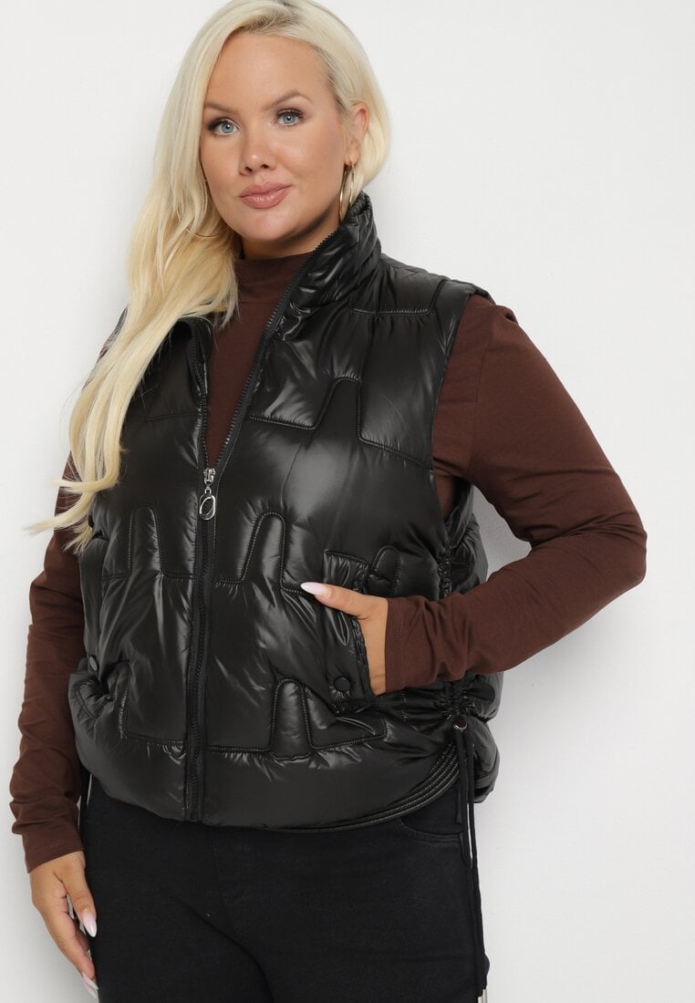 Czarna Kamizelka Pikowana z Wysokim Kołnierzem i Kieszeniami Irinae