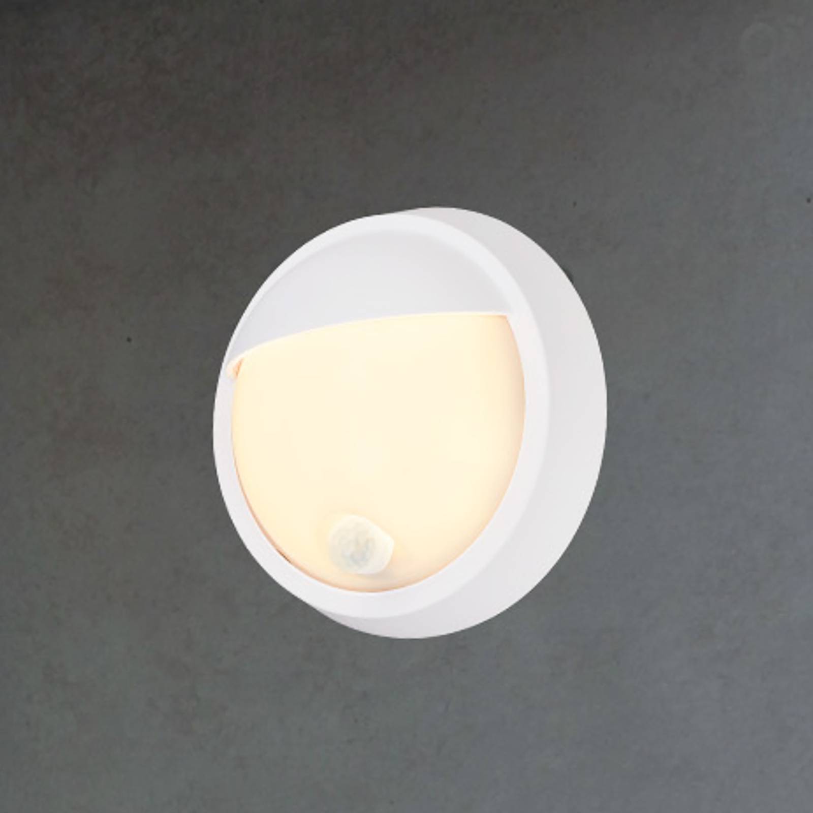 Briloner Akumulatorowy kinkiet zewnętrzny LED 3785016 biały czujnik ruchu Ø 17 cm