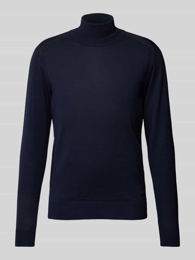 Sweter z dzianiny z golfem