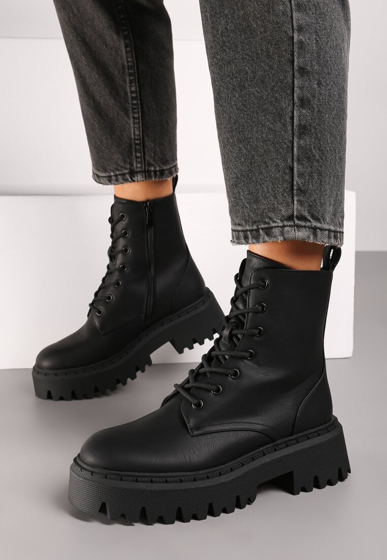 Czarne Botki Workery na Grubej Podeszwie ze Sznurowaniem Sailia