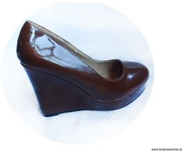 czólenko BRĄZOWE lakier koturn 11 cm 37