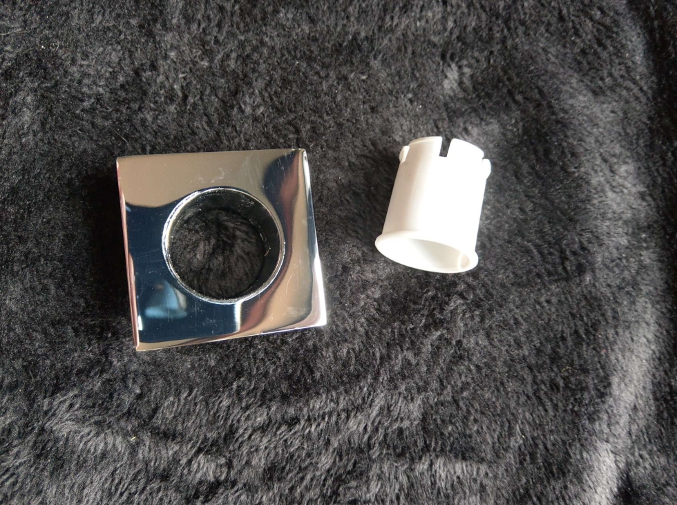 Zepehof Przelotka do słuchawki prysznicowej wanny rozeta (kwadratowa) ZEP-10