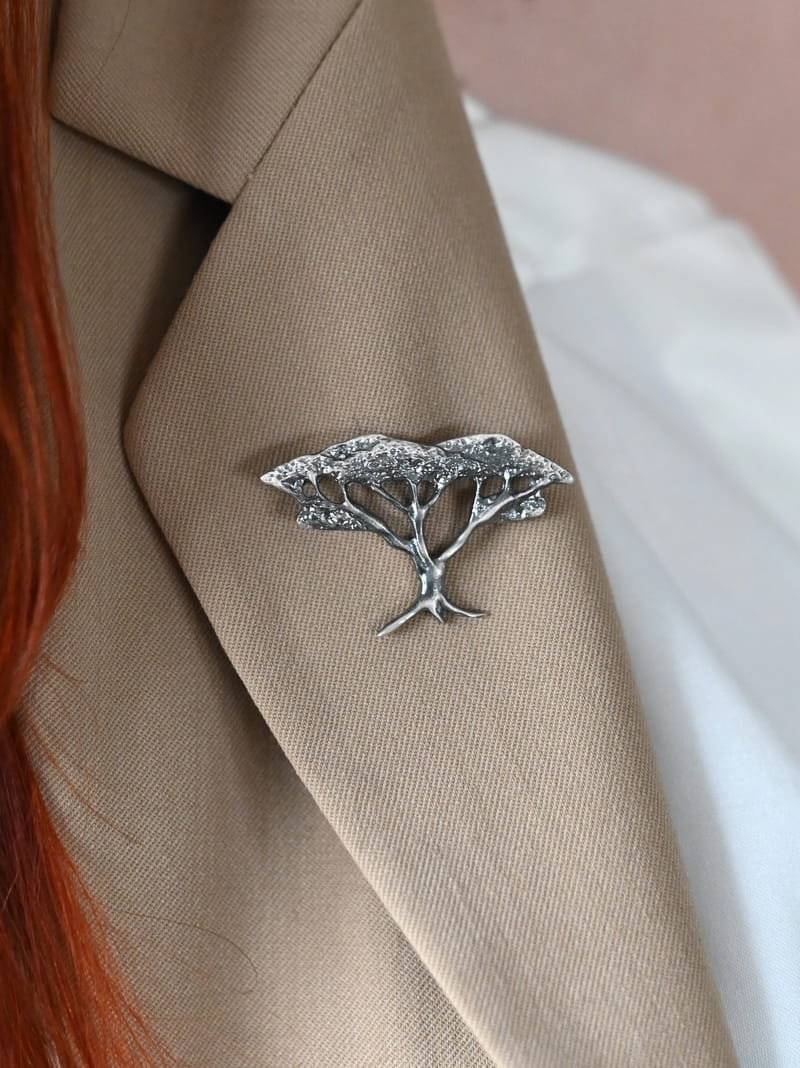 Srebrna broszka z drzewem - Baobab