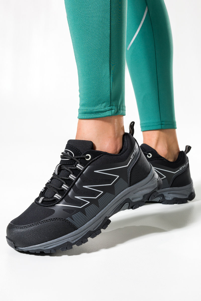 Czarne buty trekkingowe damskie sznurowane z szarymi dodatkami softshell Casu B2113-1-39