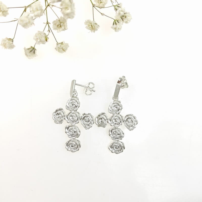 Kolczyki z krzyżykami i różyczkami Venus Galeria