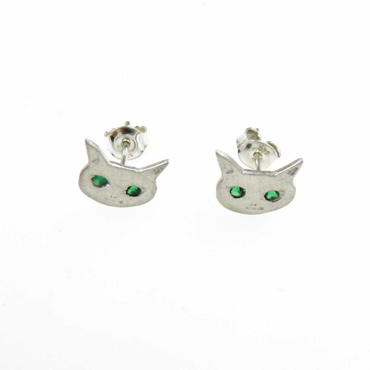 Kot Filemon II biały z zielonymi cyrkoniami - kolczyki srebrne