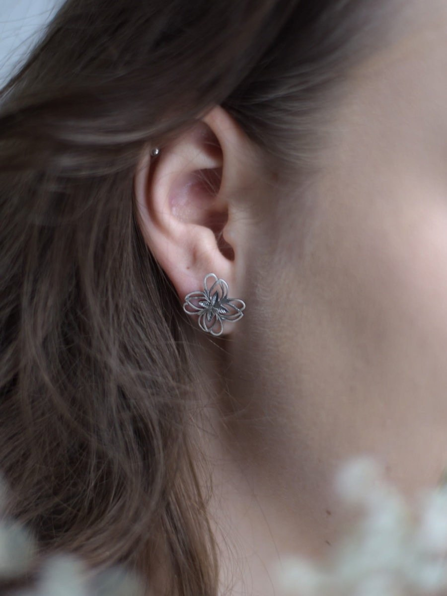 Kolczyki na sztyftach - Ażurowe mini