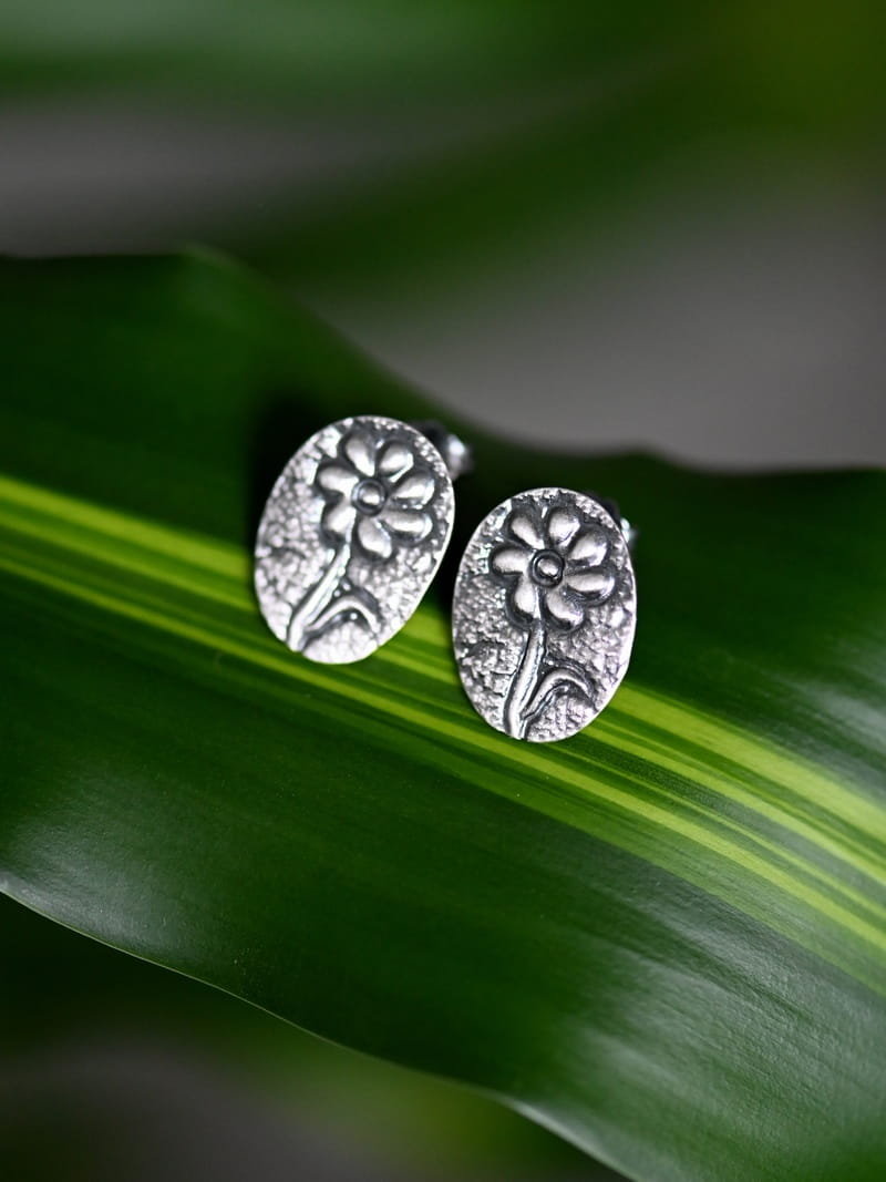 Kolczyki ze stokrotkami na sztyftach