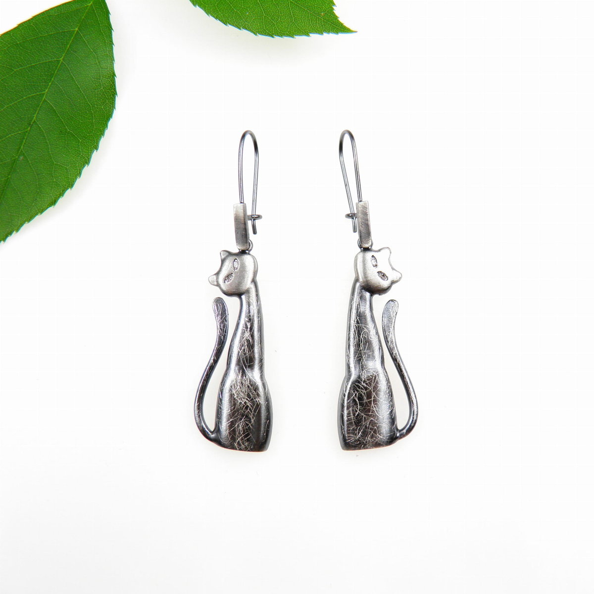 Kolczyki srebrne - Czarne koty na biglach