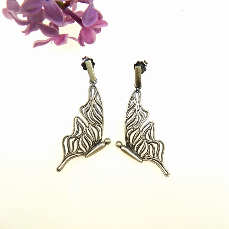 Kolczyki srebrne - Wesołe motyle szare na sztyftach