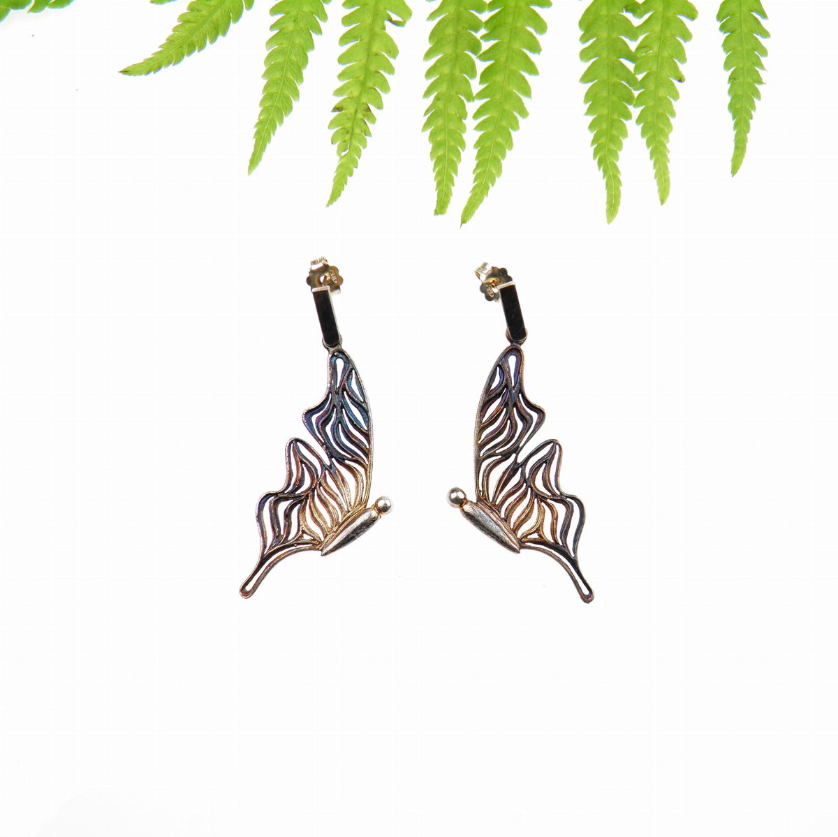 Kolczyki srebrne - Wesołe motyle na sztyftach