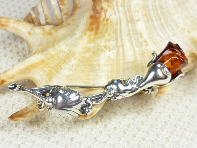 443-14 Broszka Srebro z Bursztynem