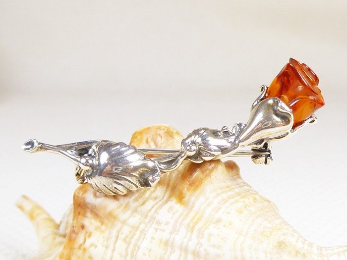 443-18 Broszka Srebro z Bursztynem