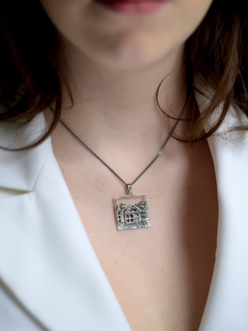 Artystyczne miasteczko - zawieszka srebrna