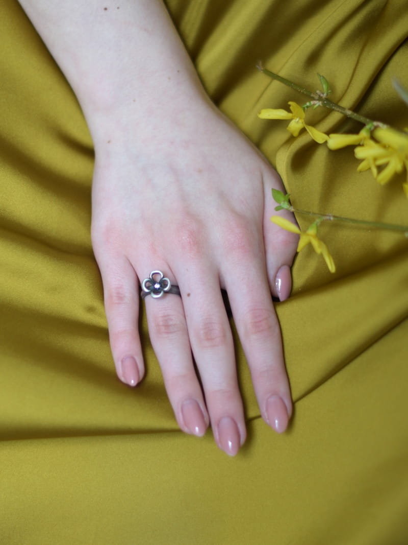 Pierścionek srebrny - Koszyczek mały szary