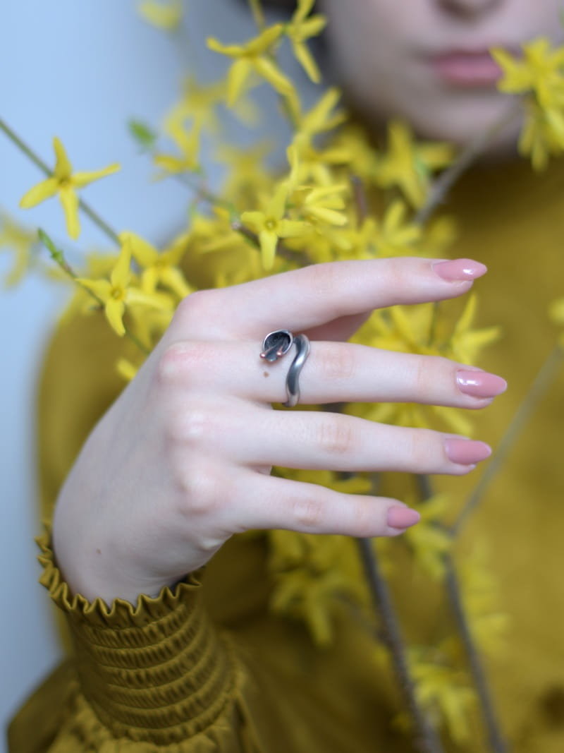 Pierścionek srebrny - Lilia z miedzią