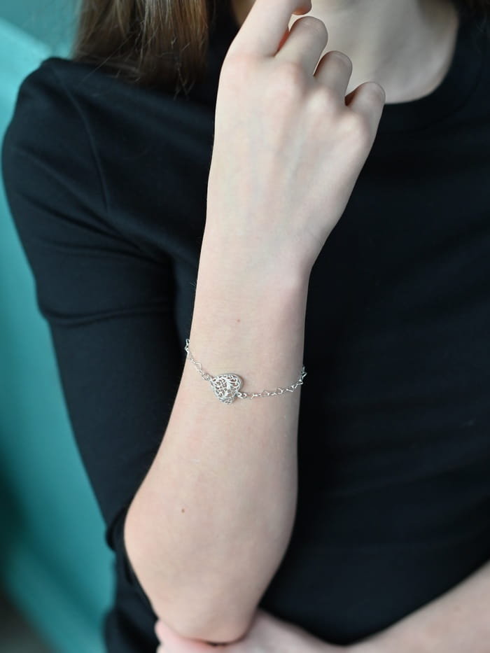 Bransoletka z serduszkiem  jasna