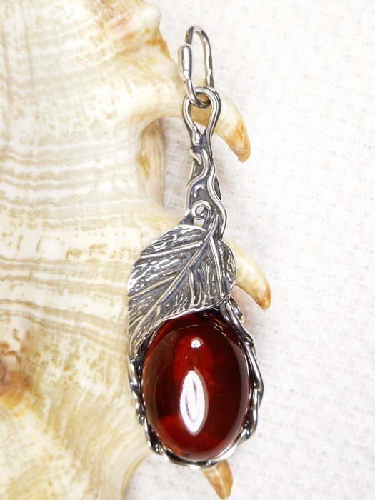 626-15 Wisiorek Srebro z Bursztynem