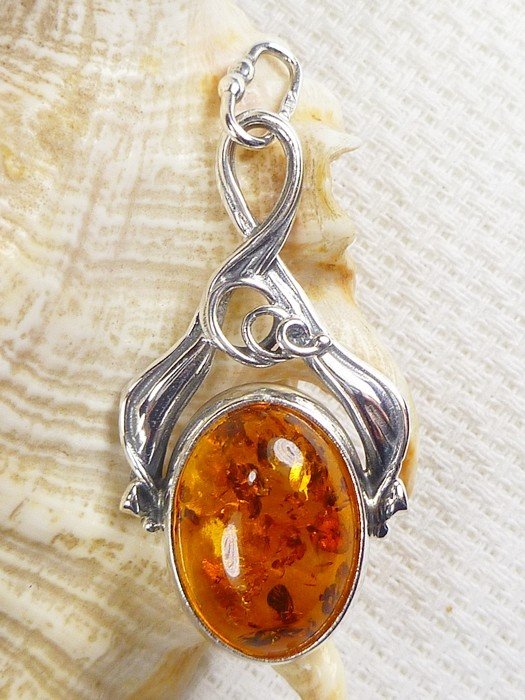 6130-10 Wisiorek Srebro z Bursztynem