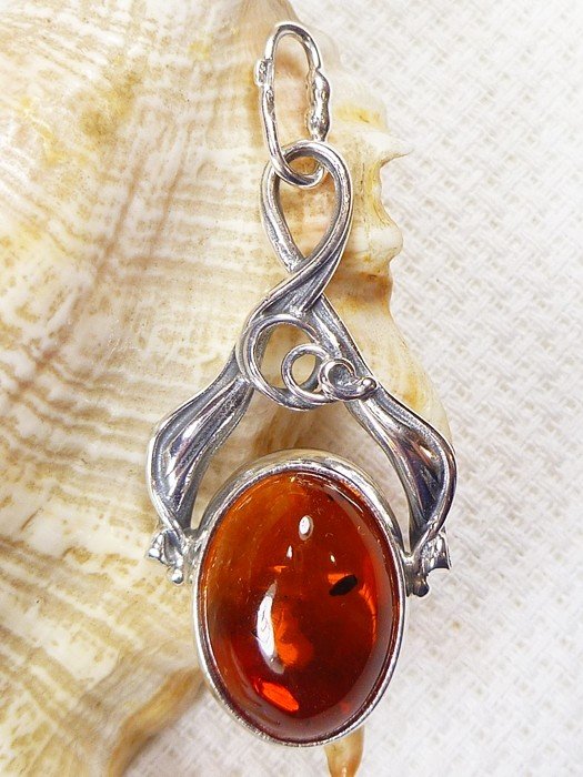 6130-9 Wisiorek Srebro z Bursztynem