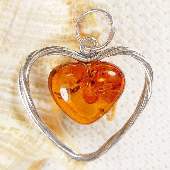 654-11 Serduszko Wisiorek Srebro 925 Bursztyn
