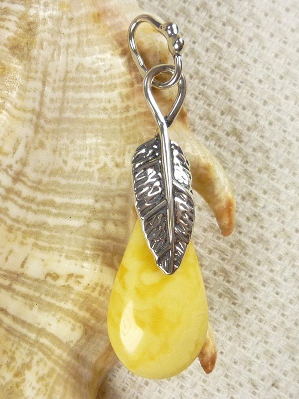 604-44 Wisiorek Srebro z Bursztynem