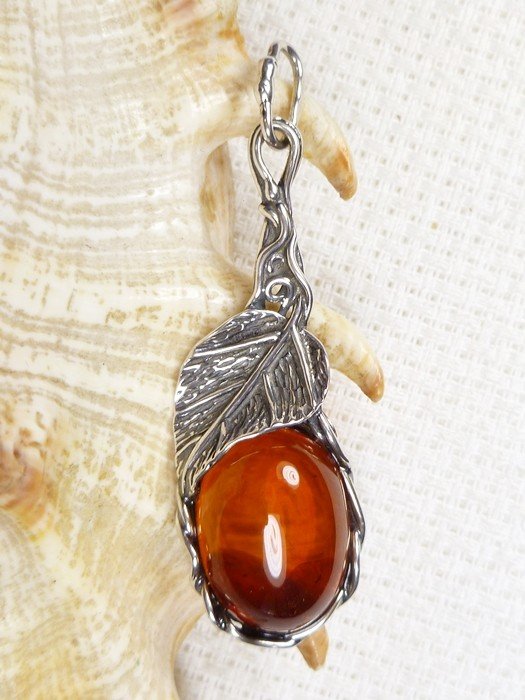 626-13 Wisiorek Srebro z Bursztynem