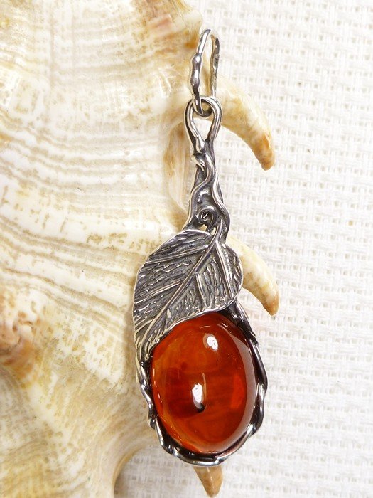 626-16 Wisiorek Srebro z Bursztynem