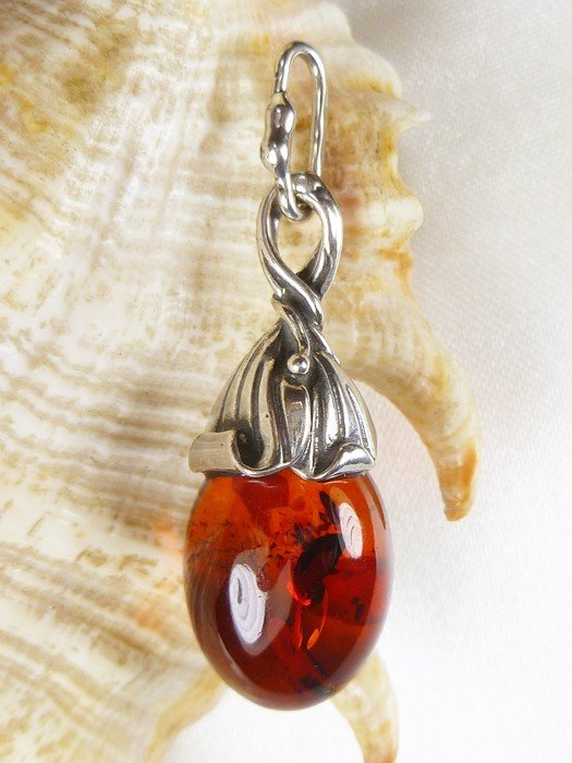 621-74 Wisiorek Srebro z Bursztynem