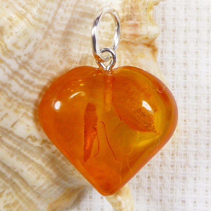 650-77 Serduszko Wisiorek Srebro 925 Bursztyn
