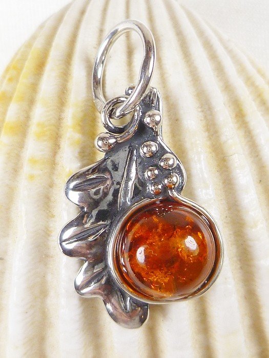 609-39 Wisiorek Srebro z Bursztynem