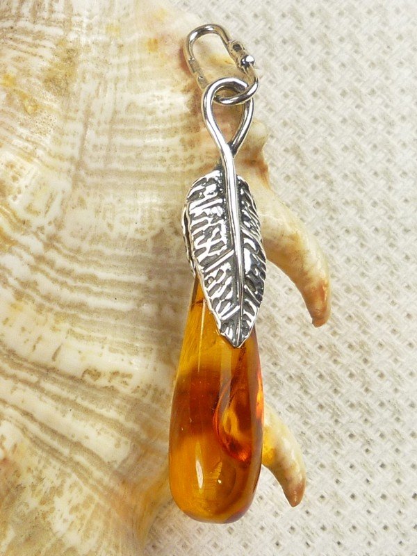 604-46 Wisiorek Srebro z Bursztynem