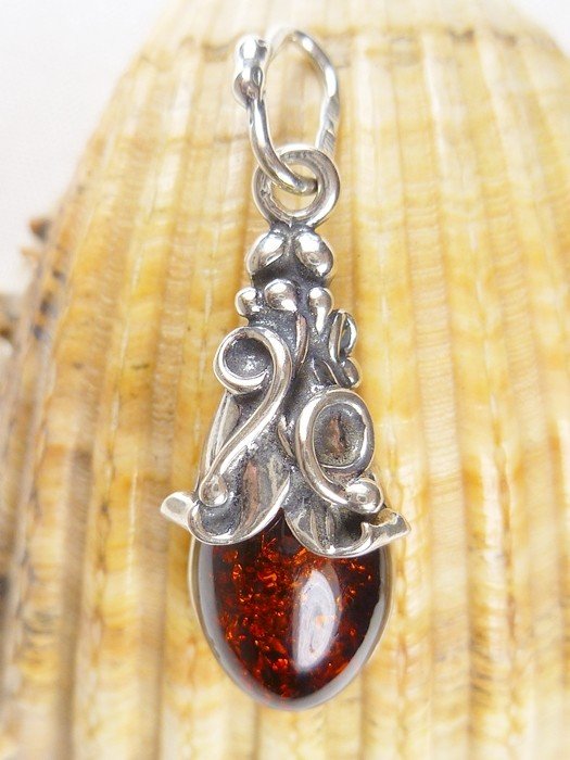 601-45 Wisiorek Srebro z Bursztynem