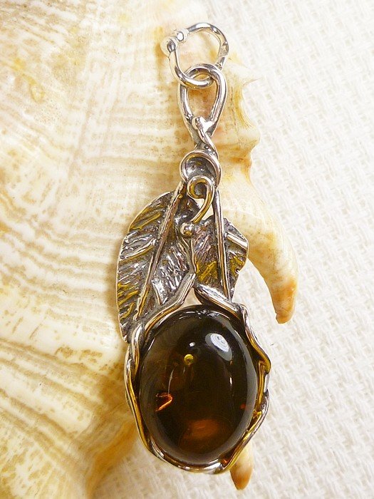 602-20 Wisiorek Srebro z Bursztynem