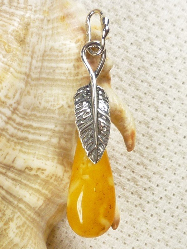 604-45 Wisiorek Srebro z Bursztynem