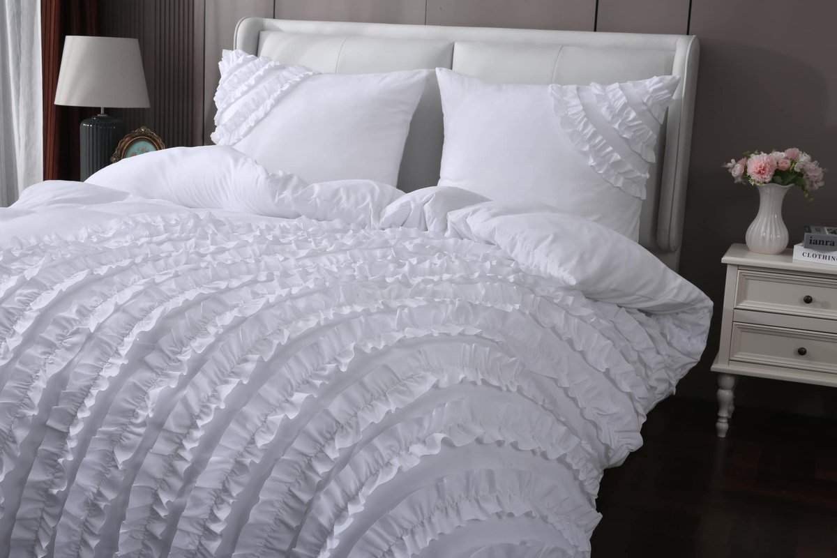 Pościel z falbanką - model RUFFLE 200x220