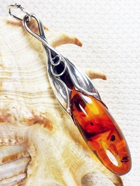 640-1 Wisiorek Srebro z Bursztynem -HAND MADE-*