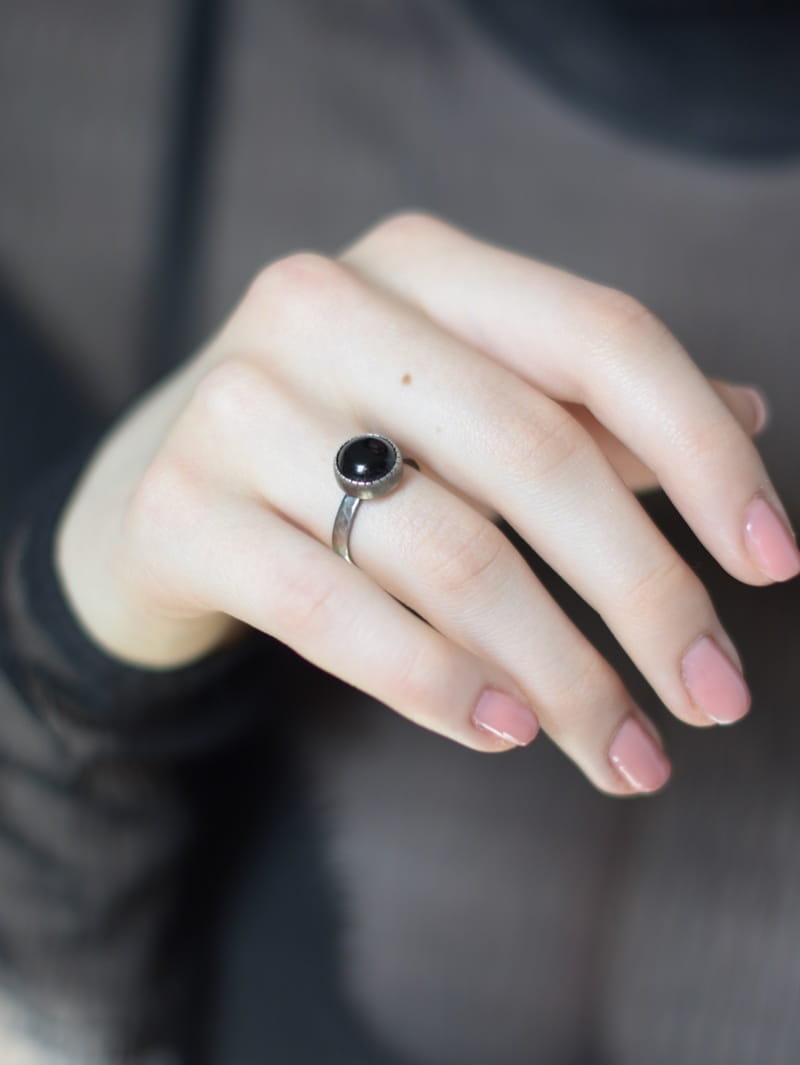 Pierścionek z onyksem IX