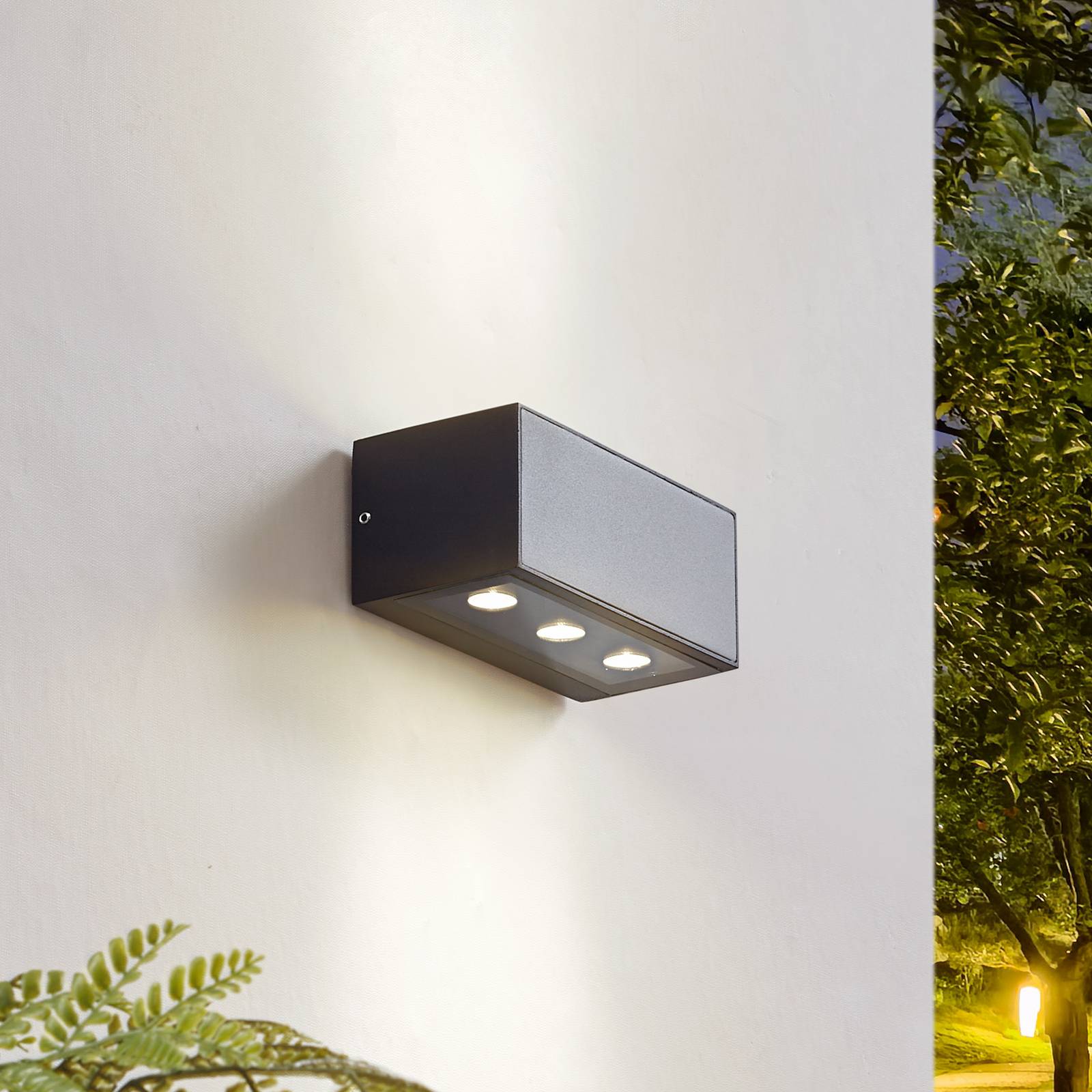 Lucande kinkiet zewnętrzny LED Selim, długość 15,3 cm, czarny