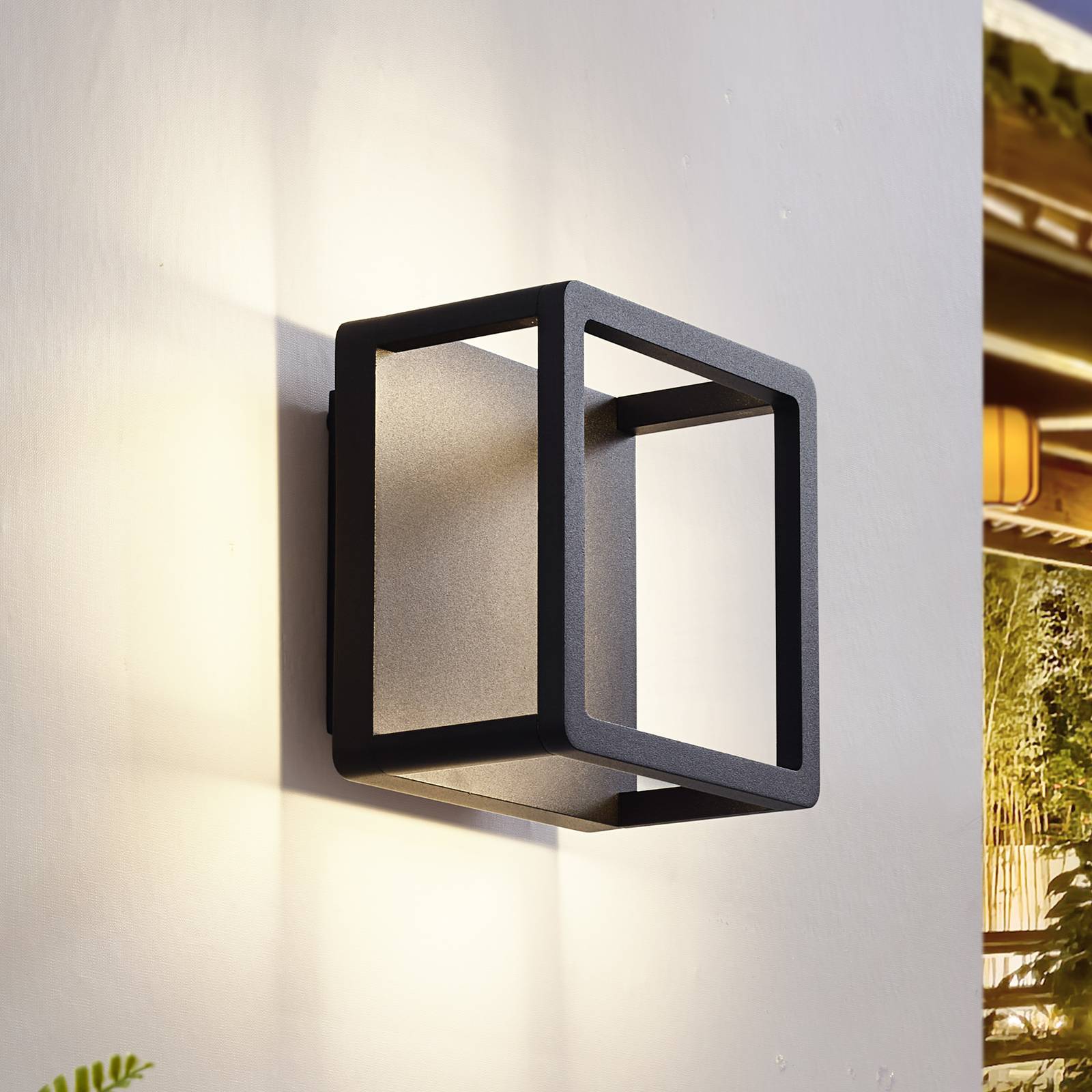 Lucande kinkiet zewnętrzny LED Thorvid, czarny, aluminium, 18 cm