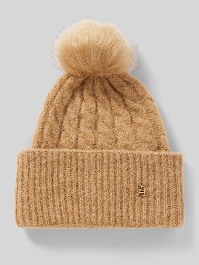 Czapka z pomponem i aplikacją z logo model ‘TIMELESS’