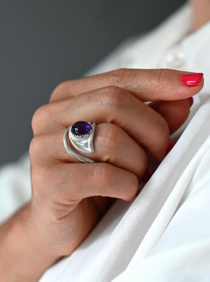 Magiczny pierścionek z ametystem