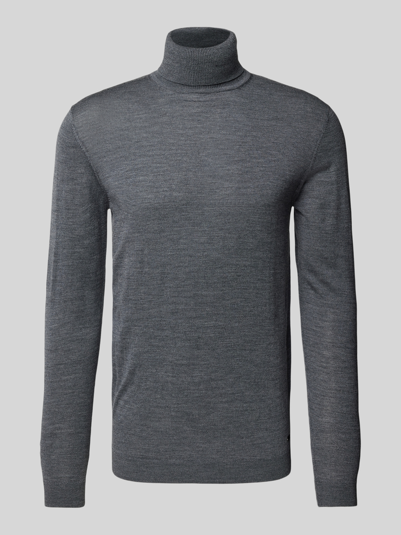 Sweter z dzianiny z golfem