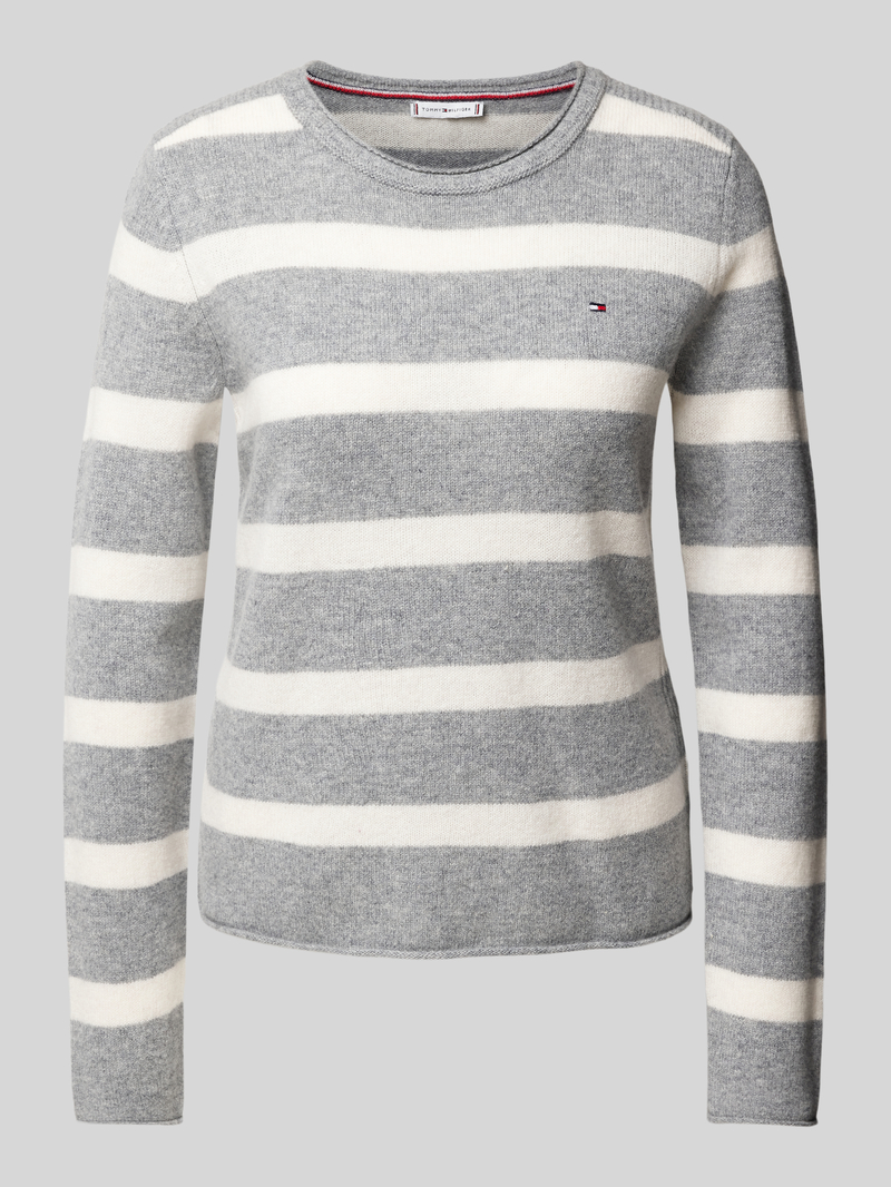 Sweter z dzianiny z wyhaftowanym logo